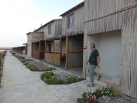 Turtle Beach Resort  Po večeři v našem ubytování „Turtle beach Resort“ v městečku Ras al Hadd, se vydáváme na cestu za karetami obrovskými. : Turtle Beach Resort