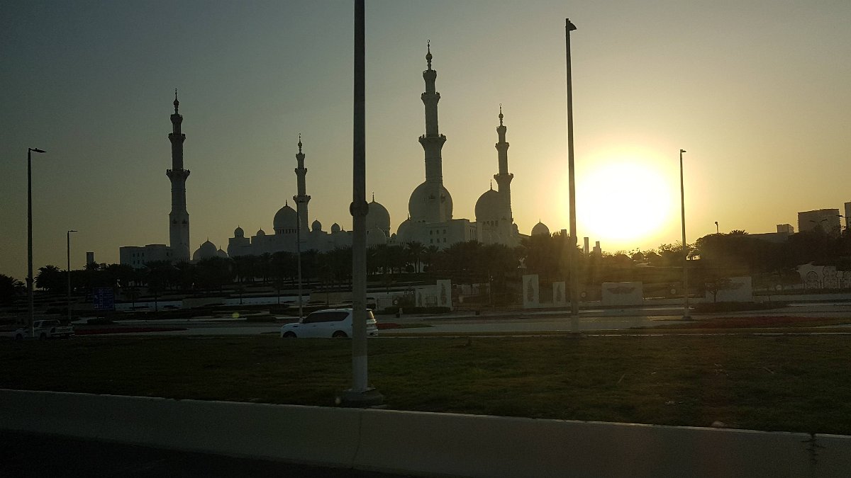 Den 10. Abú Dhabí 